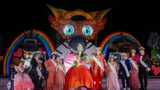 Coronan a los reyes del Carnaval Mérida 2024