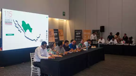 Arquitectos de México impulsan la profesión a más personas Arquitectos de México impulsan la profesión a más personas