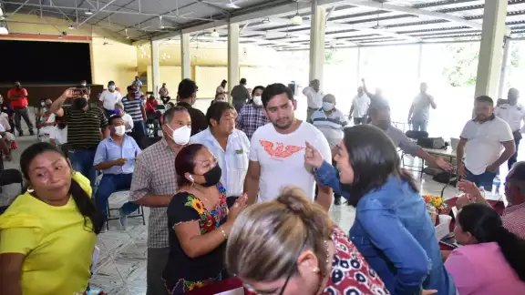 Tras 40 minutos de recriminaciones, los funcionarios optaron por concluir la reunión