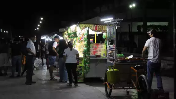 El pasaje Juan Carbó cobra vida por las noches en el Centro Histórico de Campeche El pasaje Juan Carbó cobra vida por las noches en el Centro Histórico de Campeche