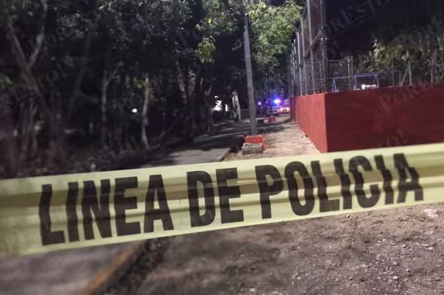 Algunos vecinos habían pasado por la calle minutos antes sin percatarse del cadáver