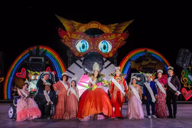 Coronan a los reyes del Carnaval Mérida 2024