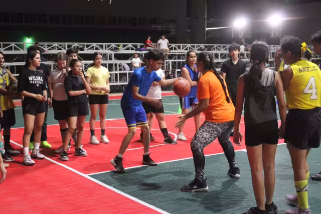 Los atletas se entrenan para diversas competencias estatales y nacionales