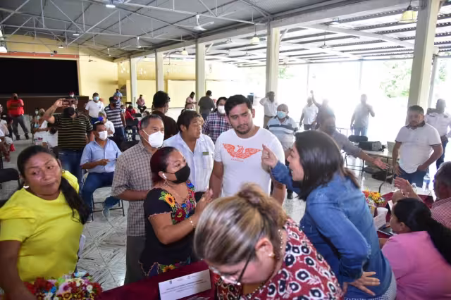 Tras 40 minutos de recriminaciones, los funcionarios optaron por concluir la reunión