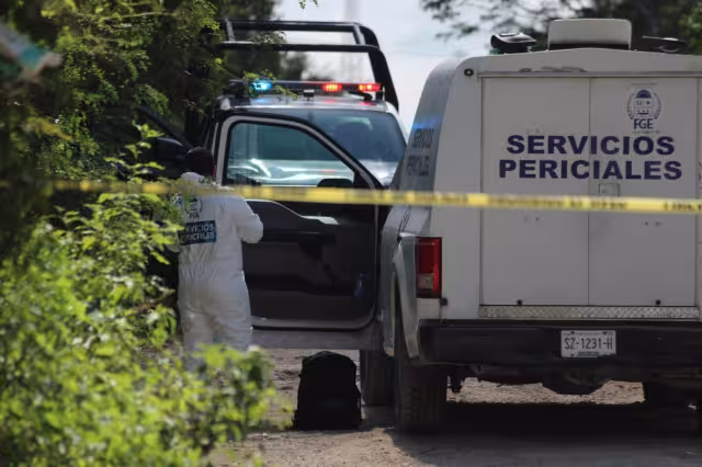 El personal de servicios periciales de la Fiscalía General del Estado se encargaron del procesamiento de la escena