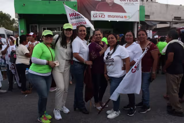 Reciben a candidato Joaquín Díaz Mena en Motul