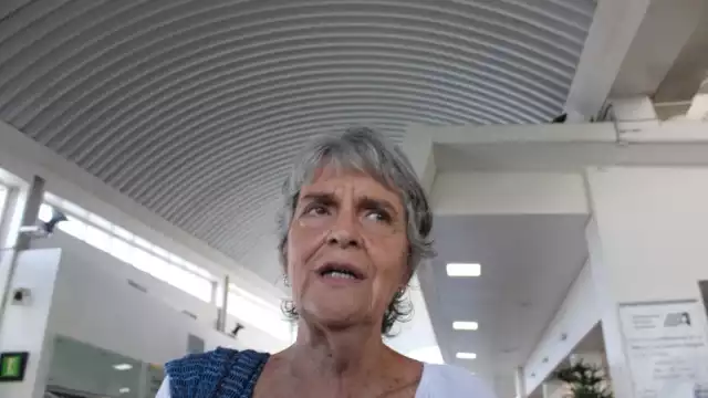 La directora del Instituto Mexicano del Cine, María Luisa Novaro Peñaloza, dio entrevista en el aeropuerto de Campeche