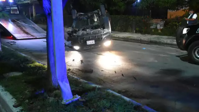 El conductor de la unidad se dormitó al momento de llegar al cruce con la calle Allende del residencial Bosques de Campeche,