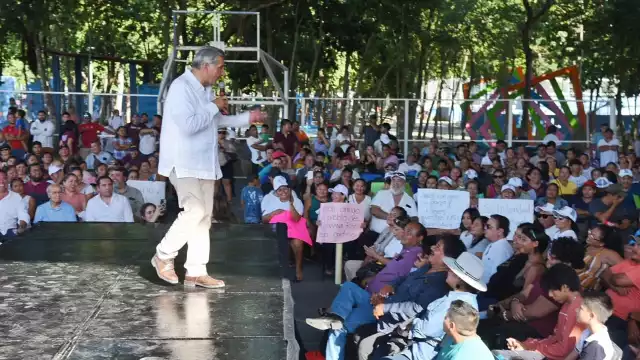 Adán Augusto López cerró su gira por Quintana Roo con una asamblea en Cancún