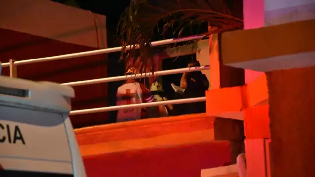 Tras varios minutos de no saber del hoy occiso, uno de sus familiares subió para ver como se encontraba