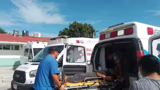 Joven resulta proyectado más de 10 metros tras accidente en Ucum
