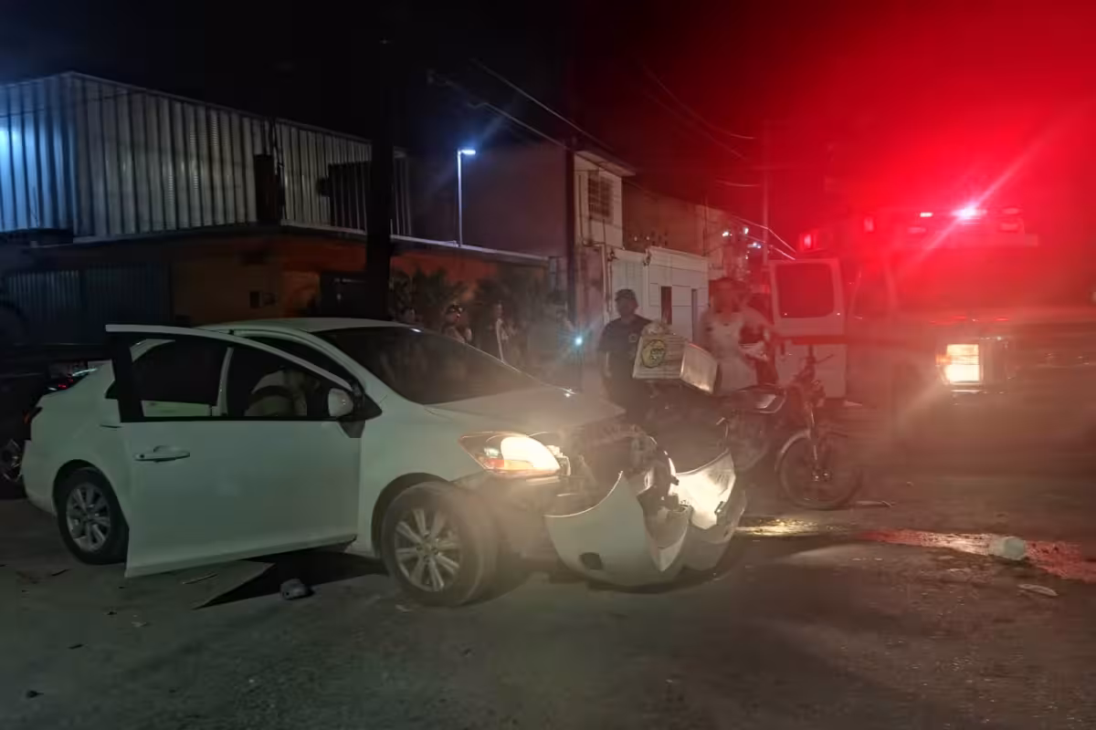 Conductora no respeta el alto y choca contra un repartidor en Progreso ...