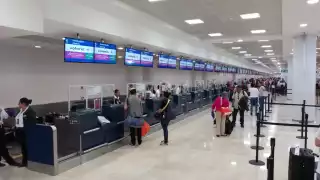 Los maleteros se "quejaron" de que hoy no habrá mucha gente y las propinas no serán cuantiosas