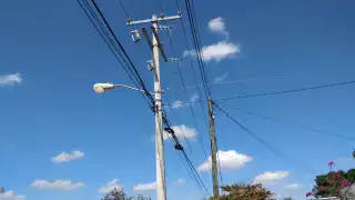 Dos hombres intentaron robar los cables del alumbrado de la carretera Mérida-Umán