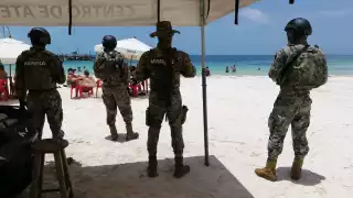 La presencia de elementos de la Secretaría de Marina se mantienen en vigilancia de las inmediaciones de Playa Tortugas