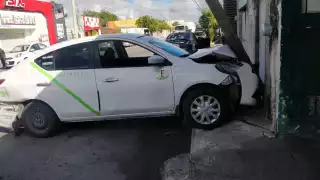 El taxista indicó que interpondrá la denuncia contra quien resulte responsable, tras chocar por culpa de otro coche en Mérida