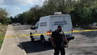 Los cuerpos fueron hallados con signos de violencia en una vía de Playa del Carmen, por lo que el Semefo los trasladó a la morgue