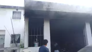Un hombre y un perro quedaron atrapados durante un incendio en la Región 105 de Cancún