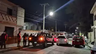 Al lugar llegó la policía municipal para detener la situación y detener al responsable