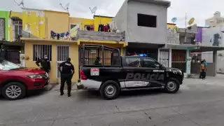 Olores fétidos en una vivienda provocan movilización de policías en Ciudad del Carmen