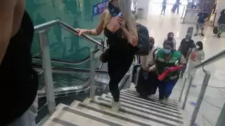 Lorena Herrera fue una de las artistas que desfiló por los pasillo de la terminal aérea