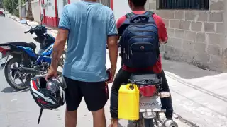 Vecinos señalaron que los cables de Telmex llevan días así