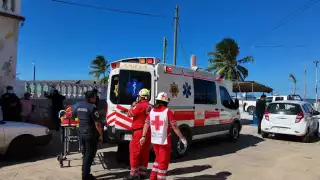 El incidente se propició a la una de la tarde, cuando los albañiles se dispusieron a cavar en el área que solía recibir a los comensales