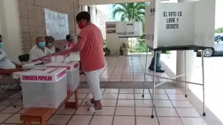 La poca afluencia de ciudadanos se observó en las distintas mesas receptoras de la consulta popular en Cancún