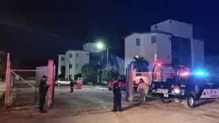 En el sitio, los oficiales hallaron un camino de manchas de sangre que provenían del cuerpo hoy occiso