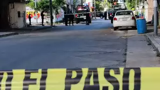 La zona del ataque armado en Playa del Carmen fue resguardada por policías para que Servicios Periciales recabara evidencia del hecho
