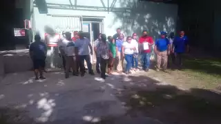 Los trabajadores del Ayuntamiento de Escárcega acudieron al Sindicato de los Tres Poderes para entregar su solicitud de asamblea extraordinaria