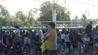 Pese a que la mayoría recibió las dos primeras dosis de Pfizer, decidieron quedarse para recibir su vacuna de refuerzo anticovid