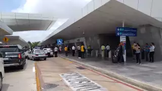 El Aeropuerto Internacional de Cancún indicó que el uso de cubrebocas es obligatorio dentro de sus cuatro terminales aéreas