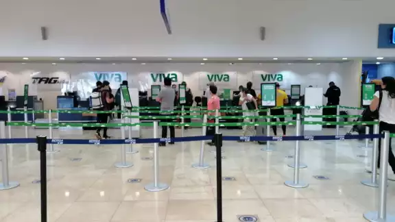 VivaAerobus tiene tres vuelos programados entre las 08:10 y las 08:30 horas VivaAerobus tiene tres vuelos programados entre las 08:10 y las 08:30 horas