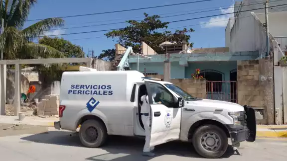 Personal del Semefo trasladó el cuerpo del abuelito desde su casa, hacia sus instalaciones en Cancún