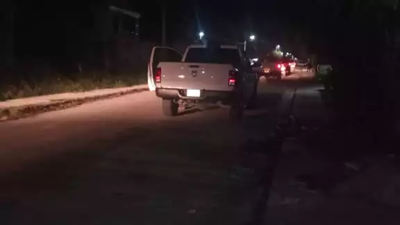 El acusado atropelló con un automóvil, en aparente estado de ebriedad, a la familia en la avenida José López Portillo en la ciudad de Campeche El acusado atropelló con un automóvil, en aparente estado de ebriedad, a la familia en la avenida José López Portillo en la ciudad de Campeche