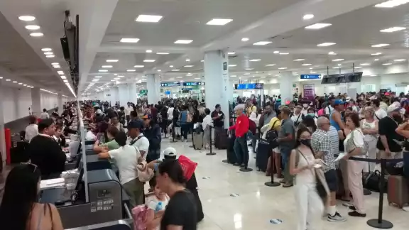 Se espera que en los próximos días aumenten la cantidad de vuelos a Cancún Se espera que en los próximos días aumenten la cantidad de vuelos a Cancún