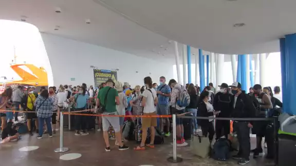 De acuerdo a personal de las navieras que brindan dicho servicio, esperan que a partir del 30 de diciembre se tenga un incremento De acuerdo a personal de las navieras que brindan dicho servicio, esperan que a partir del 30 de diciembre se tenga un incremento