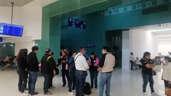 Uno de los vuelos que despegó durante la mañana fue el 823 de Aeroméxico rumbo hacia la capital del país