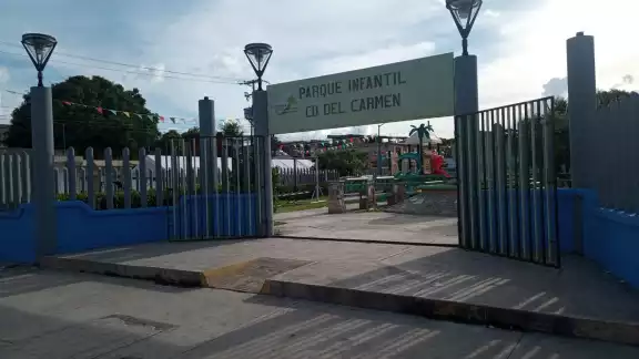 Roban celular a hombre que se encontraba con su familia en Campeche Roban celular a hombre que se encontraba con su familia en Campeche
