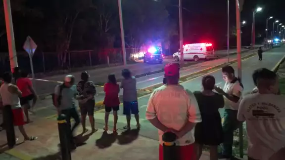 Asesina a balazos a conductor de un auto en la Región 96 de Cancún Asesina a balazos a conductor de un auto en la Región 96 de Cancún
