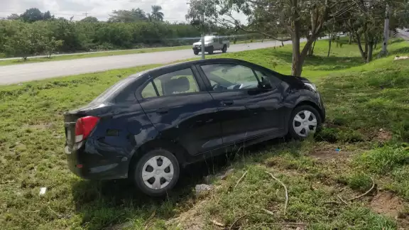 La conductora salió ilesa en el periférico de Mérida La conductora salió ilesa en el periférico de Mérida