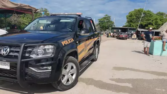 Los piratas modernos iban encapuchados portando armas de fuego y machetes Los piratas modernos iban encapuchados portando armas de fuego y machetes