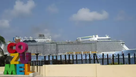 Aquí puedes ver en vivo cómo lucen los cruceros en la terminal de Cozumel