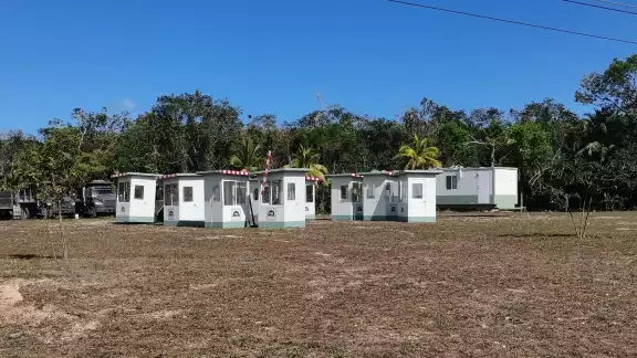 En este sitio se encuentra casetas móviles y dormitorios que fungirán de resguardo para el personal En este sitio se encuentra casetas móviles y dormitorios que fungirán de resguardo para el personal