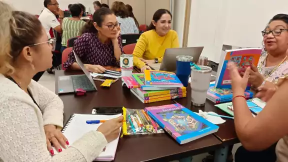 Los libros de la SEP serán analizados en Yucatán para evaluar su distribución Los libros de la SEP serán analizados en Yucatán para evaluar su distribución