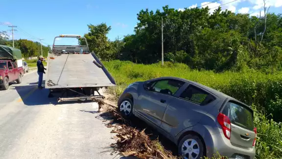 La automovilista se dirigía al poblado de Leona Vicario pero de pronto quiso regresar a Cancún