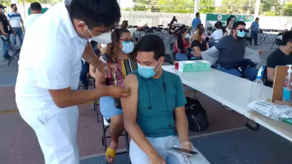 La tercera dosis anticovid para personas de 18 a 29 años en Chetumal se aplicará en dos sedes dentro de la ciudad