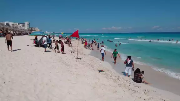 Playa Delfines, una de los destinos más representativos de Cancún Playa Delfines, una de los destinos más representativos de Cancún