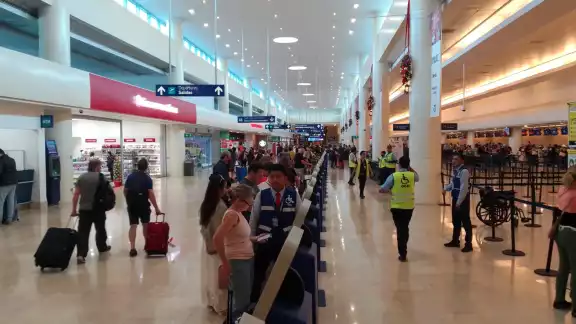 Se registraron 560 operaciones, de las cuales 269 fueron llegadas y 281 salidas Se registraron 560 operaciones, de las cuales 269 fueron llegadas y 281 salidas